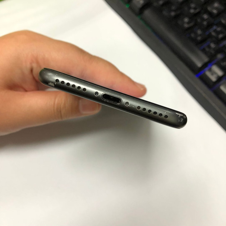 아이폰8 64GB 블랙 중고폰 배터리100% 기능정상 카메라정상 211100 이미지