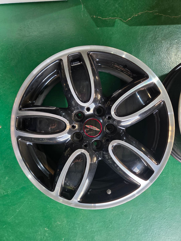 미니쿠퍼 JCW 18인치 휠 4개 (TPMS 센서 포함) 이미지