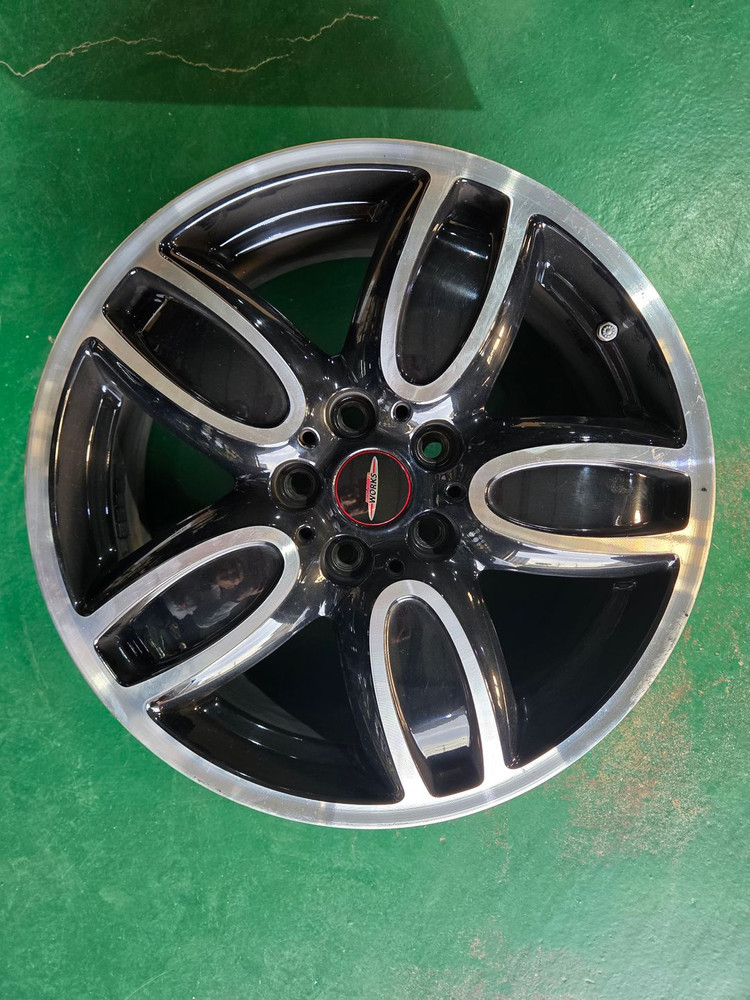 미니쿠퍼 JCW 18인치 휠 4개 (TPMS 센서 포함) 이미지