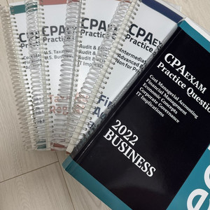 [가격추가인하] AICPA 교재 판매 (AIFA 부교재, Becker 문제집) 이미지