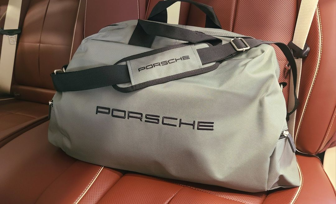 (신품)포르쉐 회색 골프 보스턴백 여행용 헬스장 가방 이미지