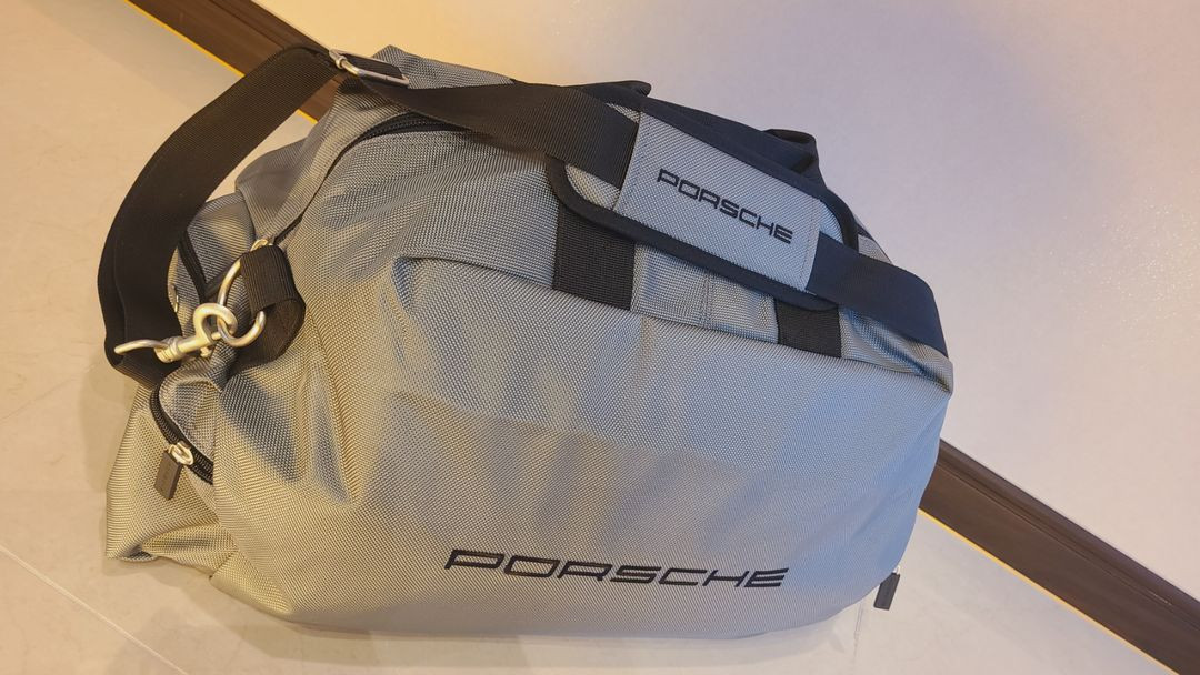 (신품)포르쉐 회색 골프 보스턴백 여행용 헬스장 가방 이미지