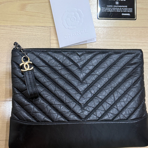 샤넬 가브리엘 클러치 뉴미듐 이미지