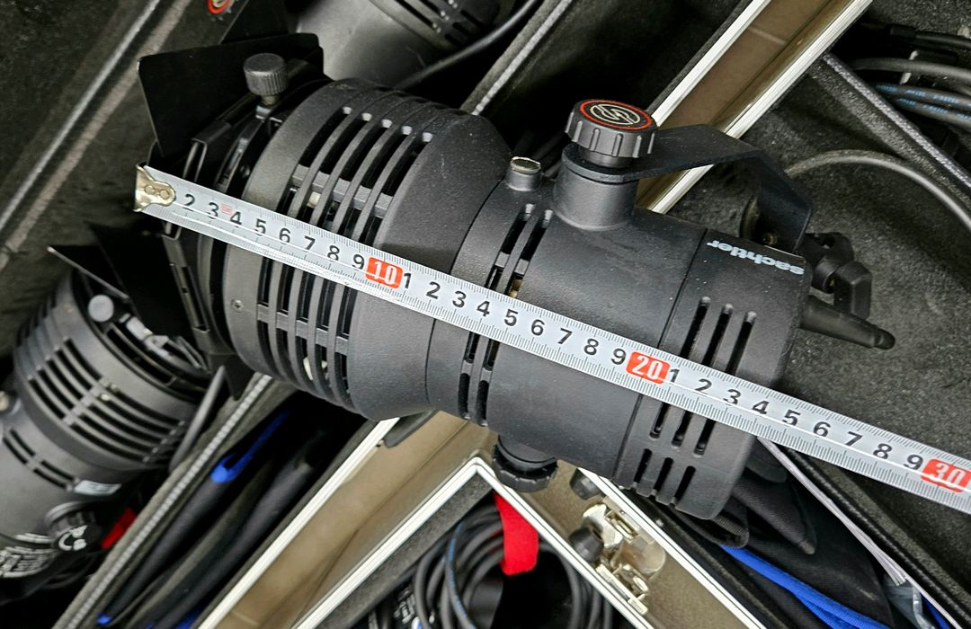 sachtler 셔틀러 650HS 텅스텐조명 무대조명 이미지