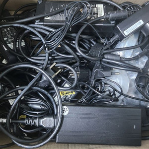 각종 노트북용, 모니터용, LED TV용 아답터 이미지