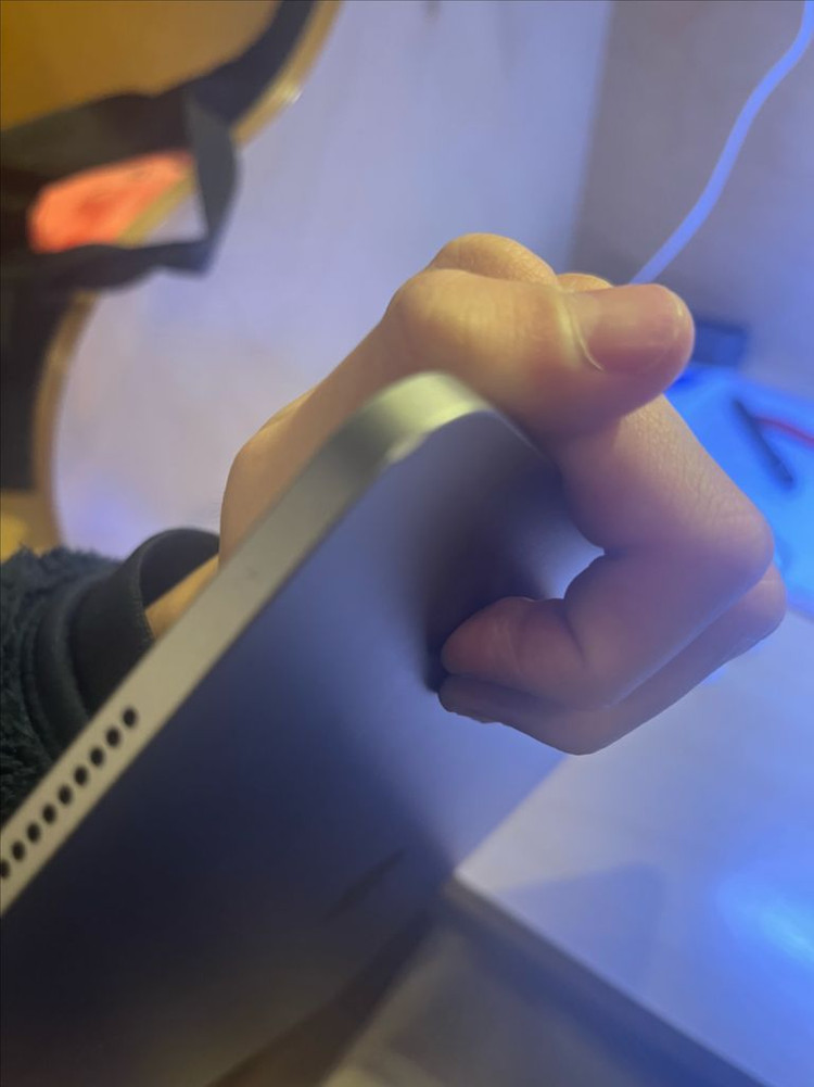 아이패드 프로 6세대 12.9 + 매직키보드(정품) + 애플팬슬 2세대 이미지