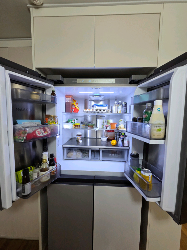 삼성 비스포크 4도어 냉장고 (아이스메이커+UV살균+메탈쿨링) 이미지