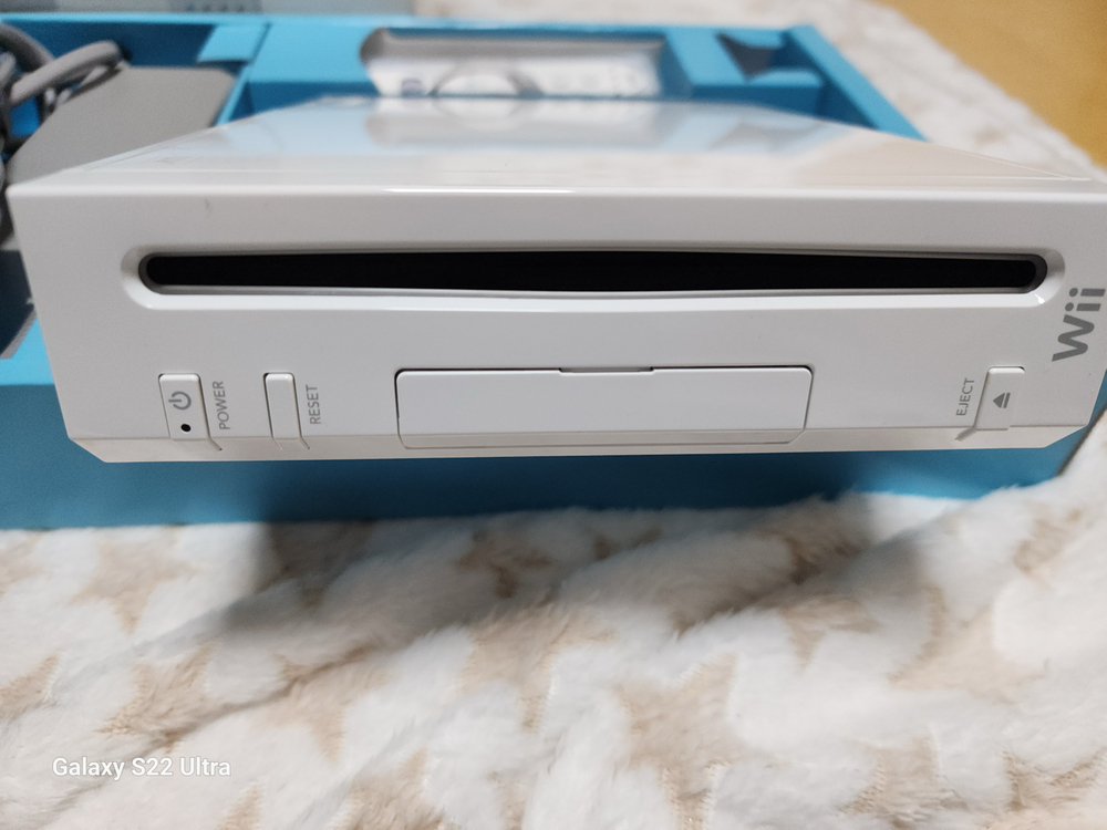 일본판 닌턴도Wii. 2인세트.기스파손없이깨끗합니다.정상작동.피티니(일본판CD포함 이미지