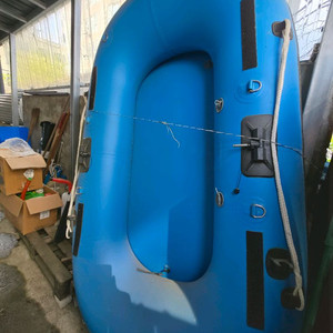 쏘가리 낚시용 고무보트 이미지