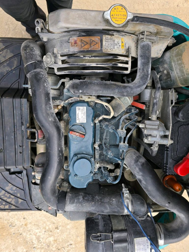 쿠보타 U-008 미니굴삭기입니다 이미지