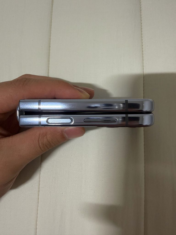 갤럭시 Z플립4 256GB 상태최상 이미지