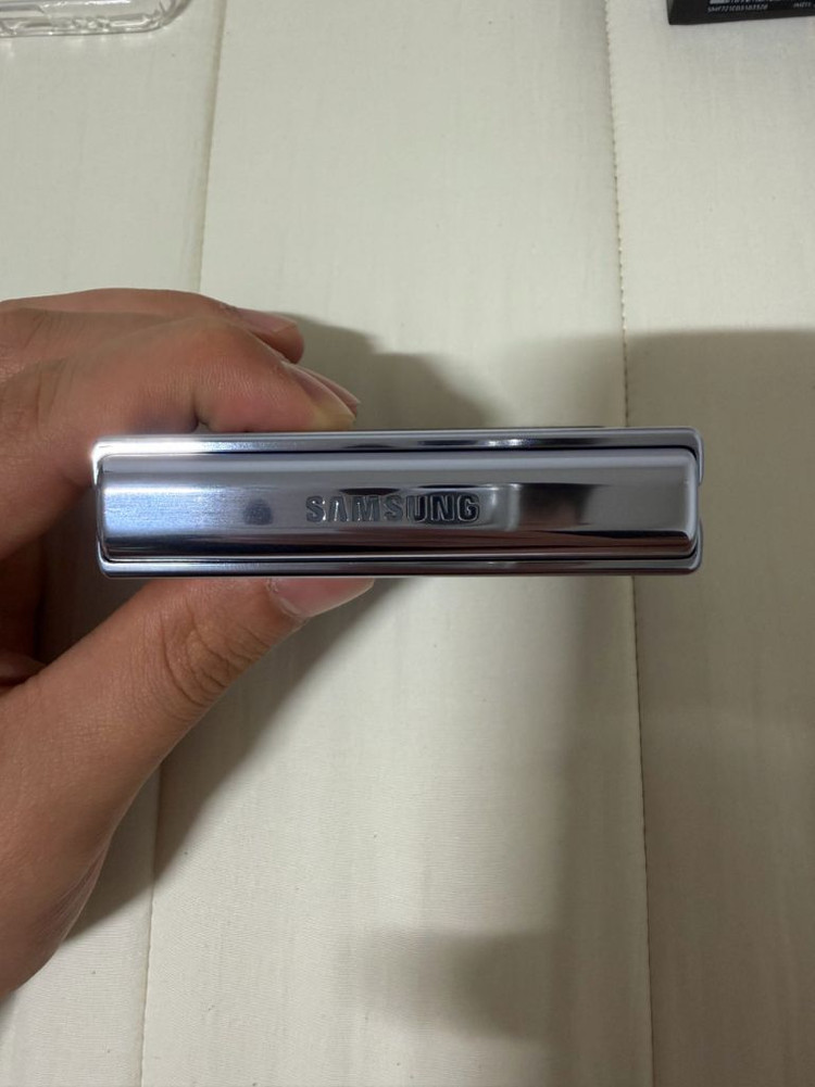 갤럭시 Z플립4 256GB 상태최상 이미지