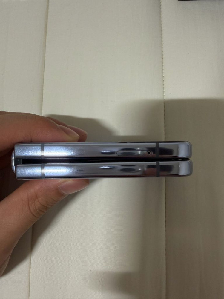 갤럭시 Z플립4 256GB 상태최상 이미지