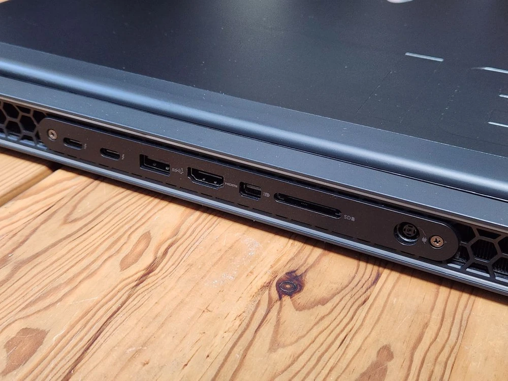 에일리언웨어 M18 R1 게이밍 노트북 18인치 RTX4080 이미지