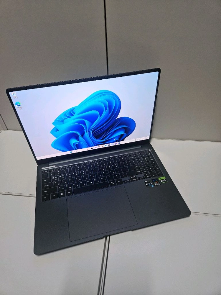 삼성 갤럭시북3 울트라 NT961XFH 16인치 i7/램16/SSD512/4050 풀박스 이미지
