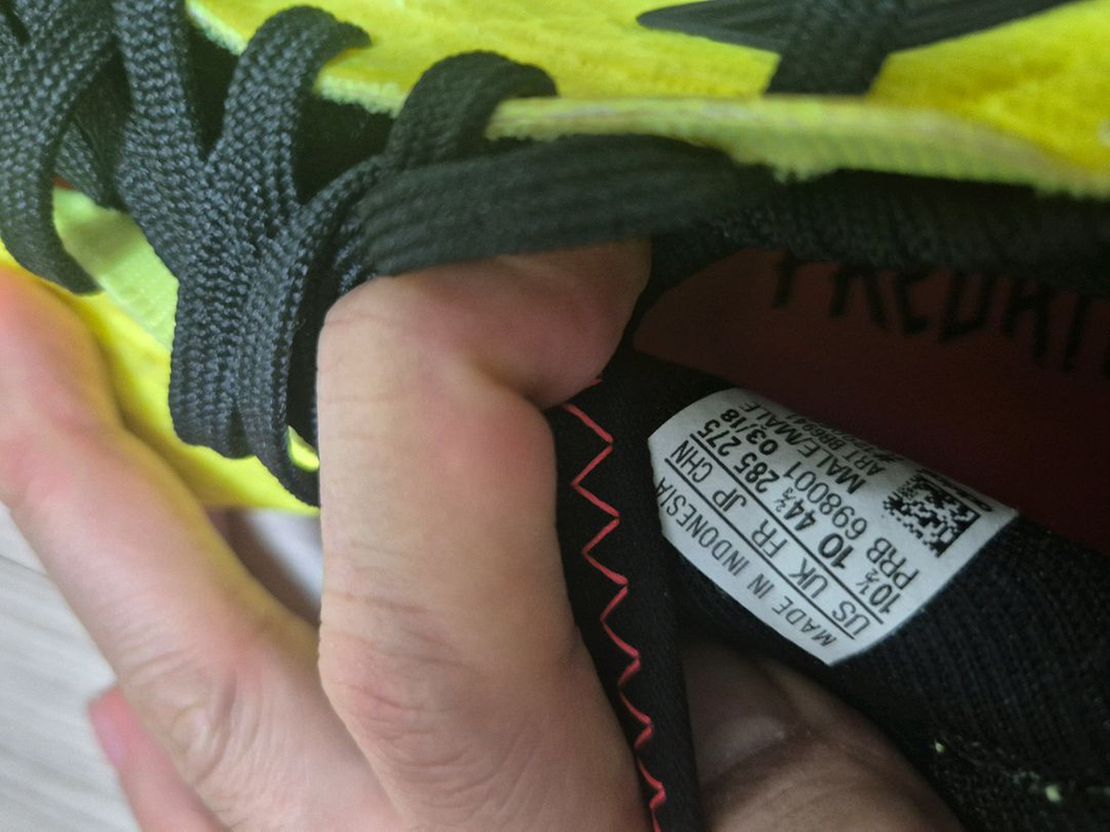 아디다스 프레데터 축구화 이미지