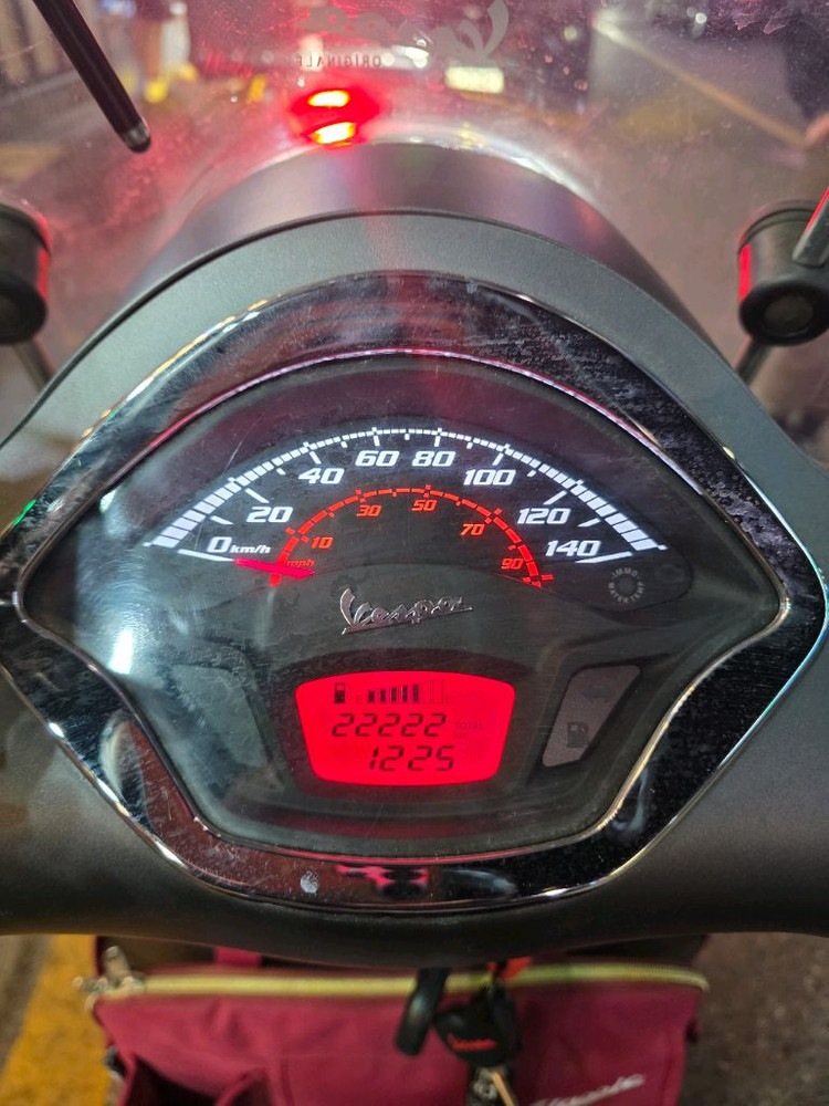 베스파GTS300 슈퍼스포츠 아크라포빅 이미지