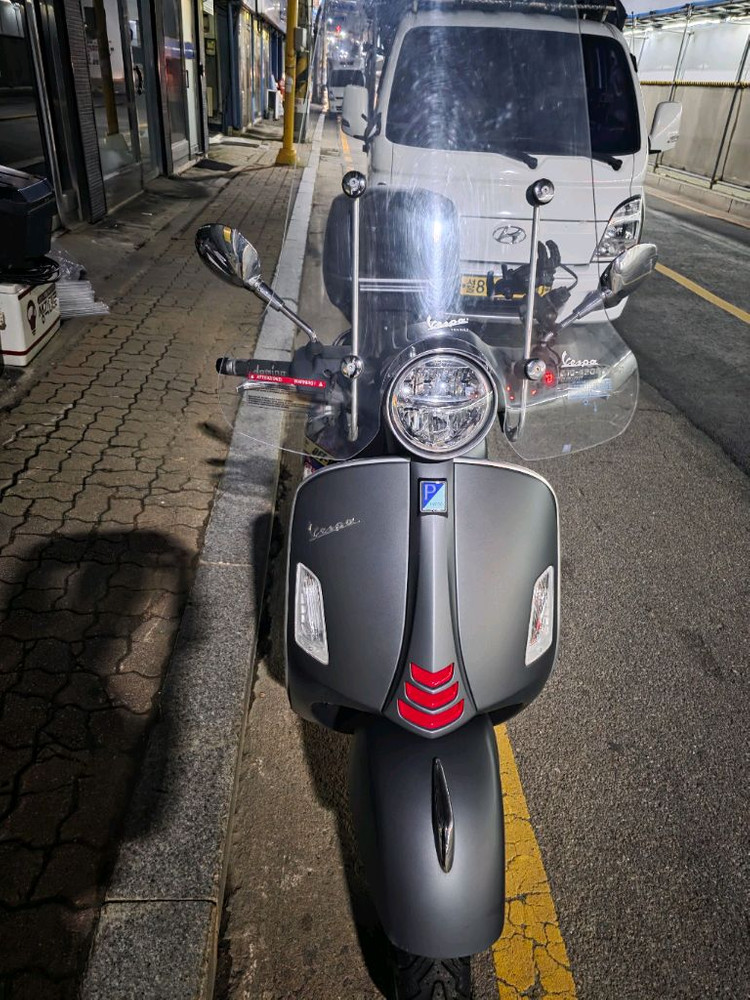 베스파GTS300 슈퍼스포츠 아크라포빅 이미지