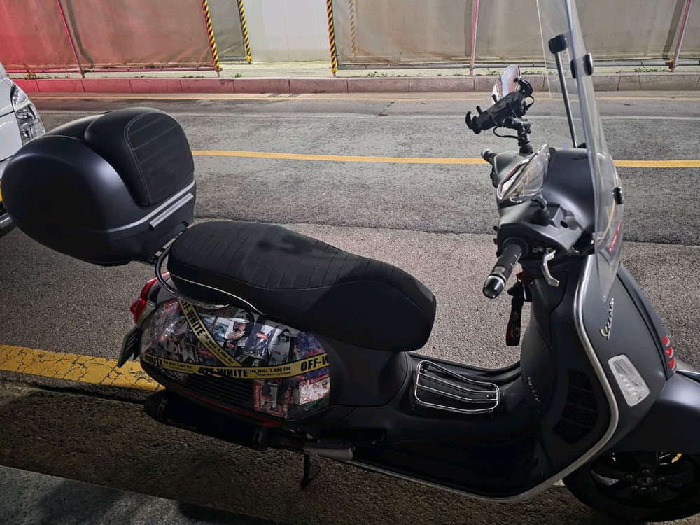 베스파GTS300 슈퍼스포츠 아크라포빅 이미지