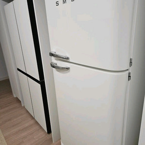 스메그 레트로 냉장고 화이트 이미지