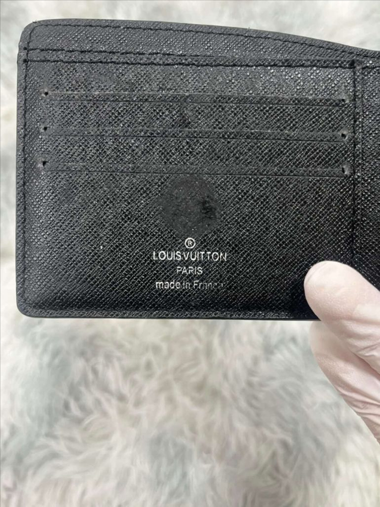 루이비통 모노그램 이클립스 반지갑 이미지