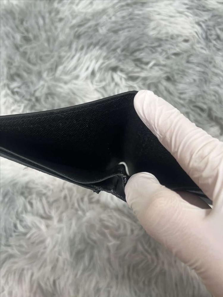 루이비통 모노그램 이클립스 반지갑 이미지