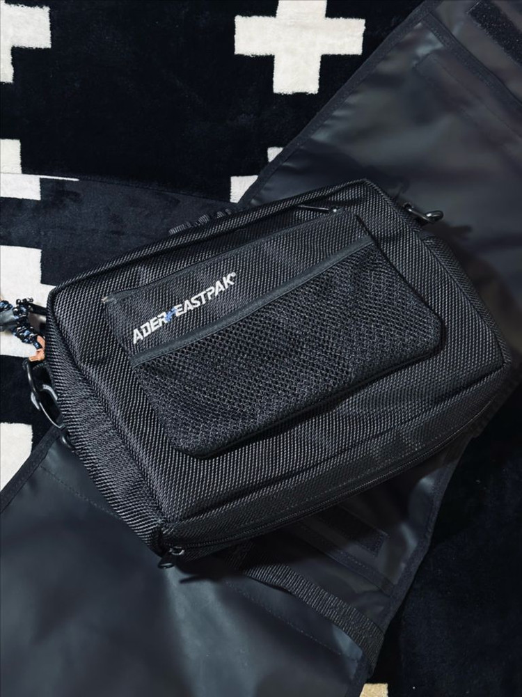아더에러 이스트백 백팩 이미지