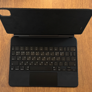 아이패드 11인치형 매직키보드 애플 정품 팔아요 이미지