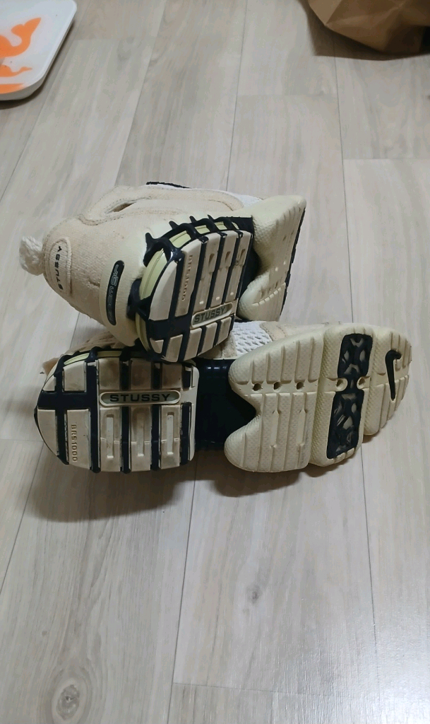 여성신발 나이키 에어 스투시 운동화 이미지