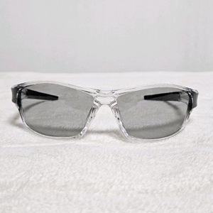 (새것) 투명 뿔태 변광렌즈 선글라스 광변색 실내&실외 착용가능 자외선차단 눈보호 스포츠 런닝고글 이미지