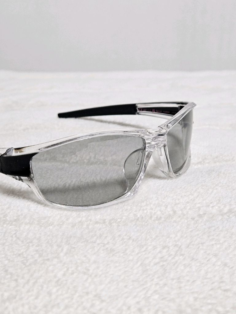 (새것) 투명 뿔태 변광렌즈 선글라스 광변색 실내&실외 착용가능 자외선차단 눈보호 스포츠 런닝고글 이미지