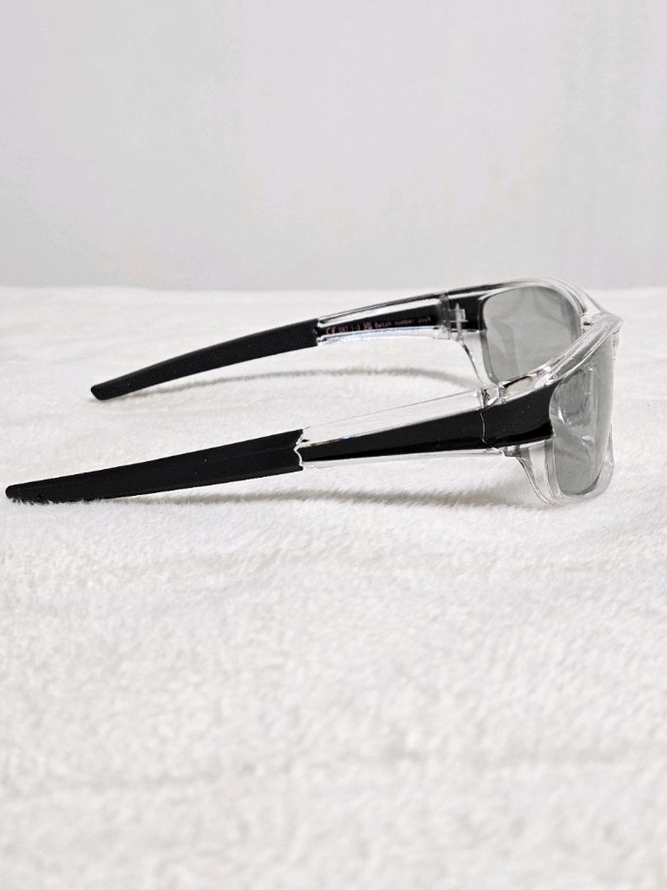 (새것) 투명 뿔태 변광렌즈 선글라스 광변색 실내&실외 착용가능 자외선차단 눈보호 스포츠 런닝고글 이미지