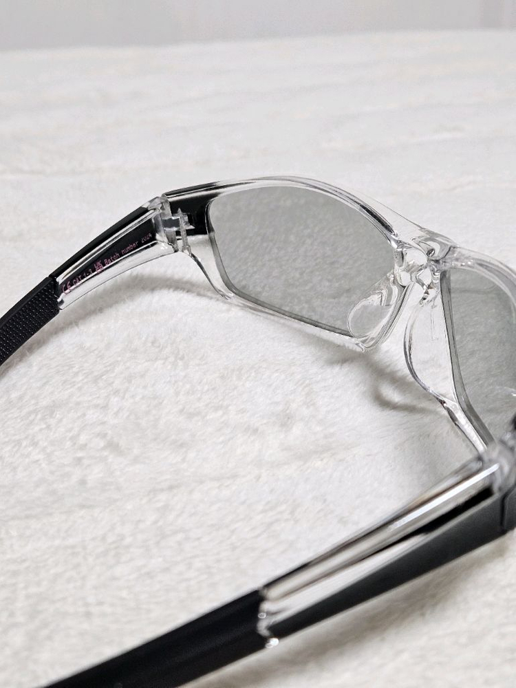 (새것) 투명 뿔태 변광렌즈 선글라스 광변색 실내&실외 착용가능 자외선차단 눈보호 스포츠 런닝고글 이미지