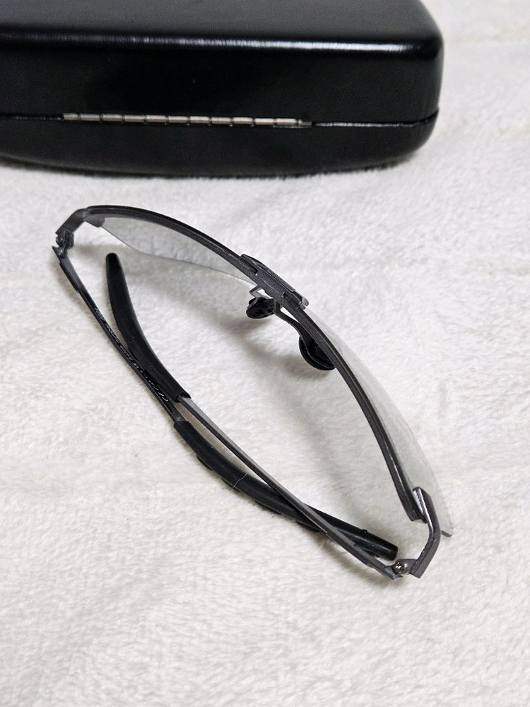 (새것) 투명 뿔태 변광렌즈 선글라스 광변색 실내&실외 착용가능 자외선차단 눈보호 스포츠 런닝고글 이미지