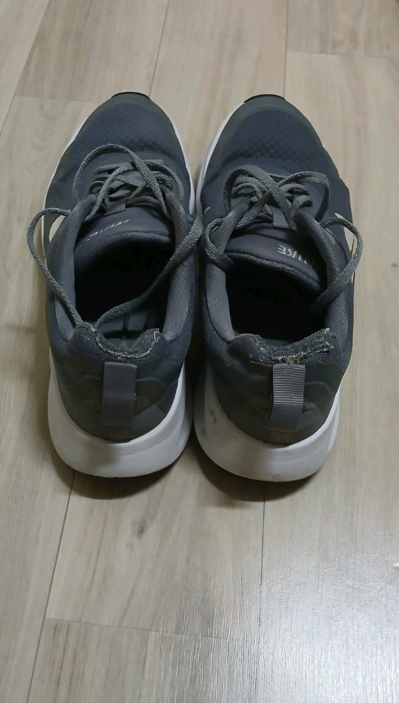 나이키 운동화 남녀공용 이미지