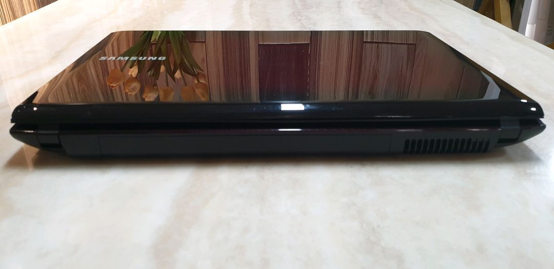 삼성 SENS R580 노트북 버건디 이미지