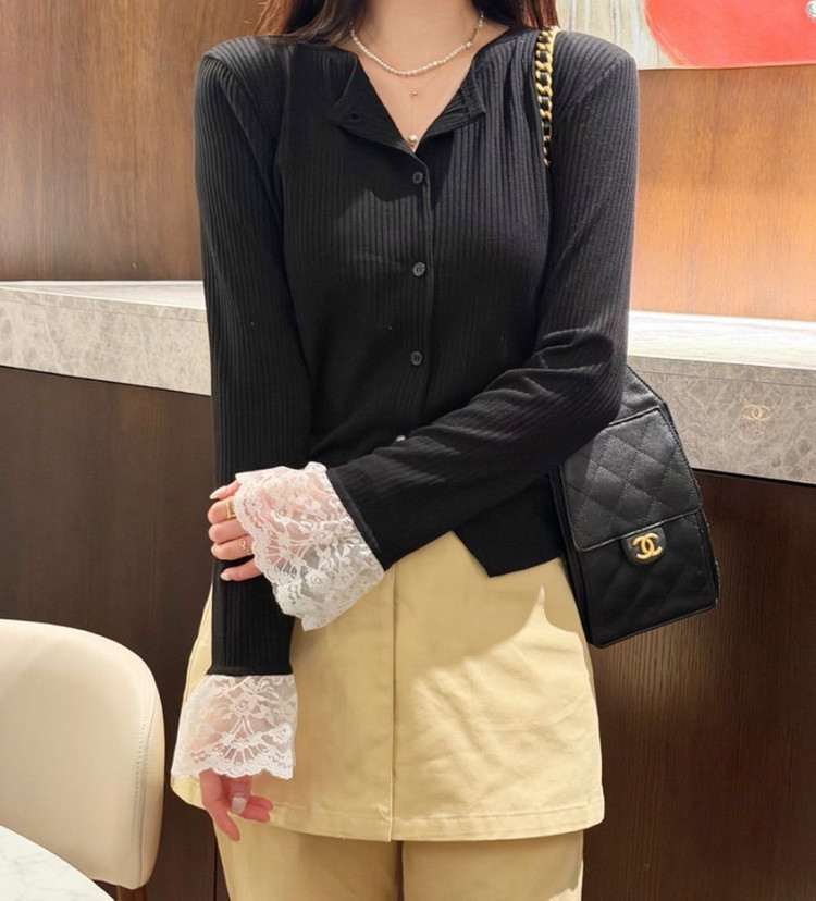 바이씨니 제작 레이스버튼가디건 블랙 팝니다 이미지