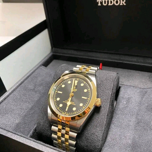 튜더 블랙베이 one 41 S&G 콤비 23년식 풀박 이미지