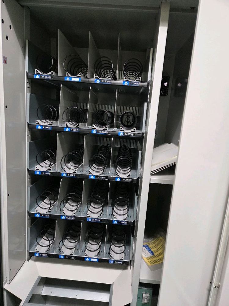 로벤 일용품 간식 과자 학교자판기.어메니티 사우나멀티자판기 이미지