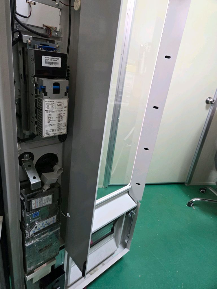 로벤 일용품 간식 과자 학교자판기.어메니티 사우나멀티자판기 이미지