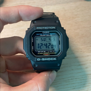 지샥 G-5600ue 터프솔라 시계 이미지