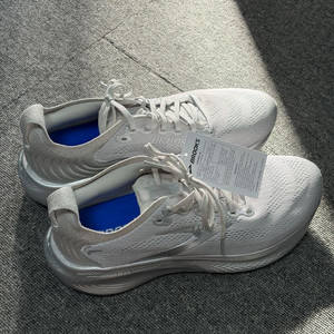 브룩스 한정판 실버 아드레날린 GTS 25 미디움 285 안정화 이미지