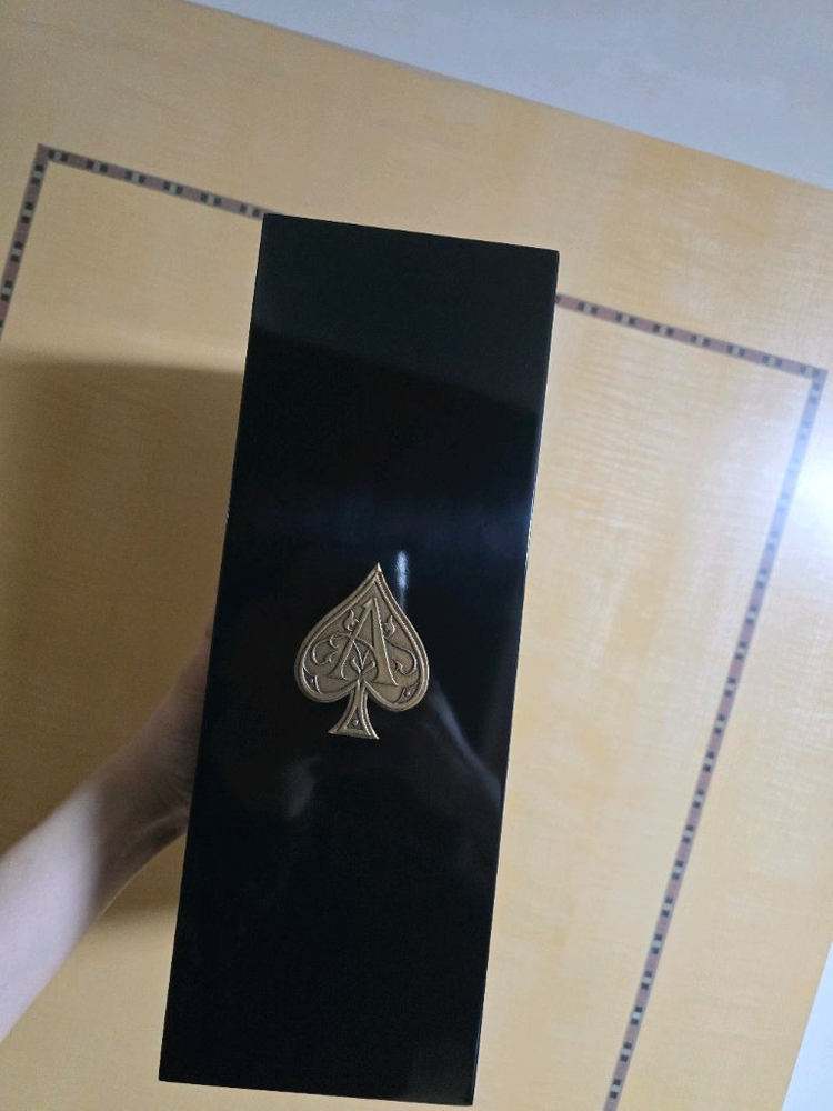 아르망디 골드케이스팝니다/아르망디.알망.케이스.블루투스 이미지