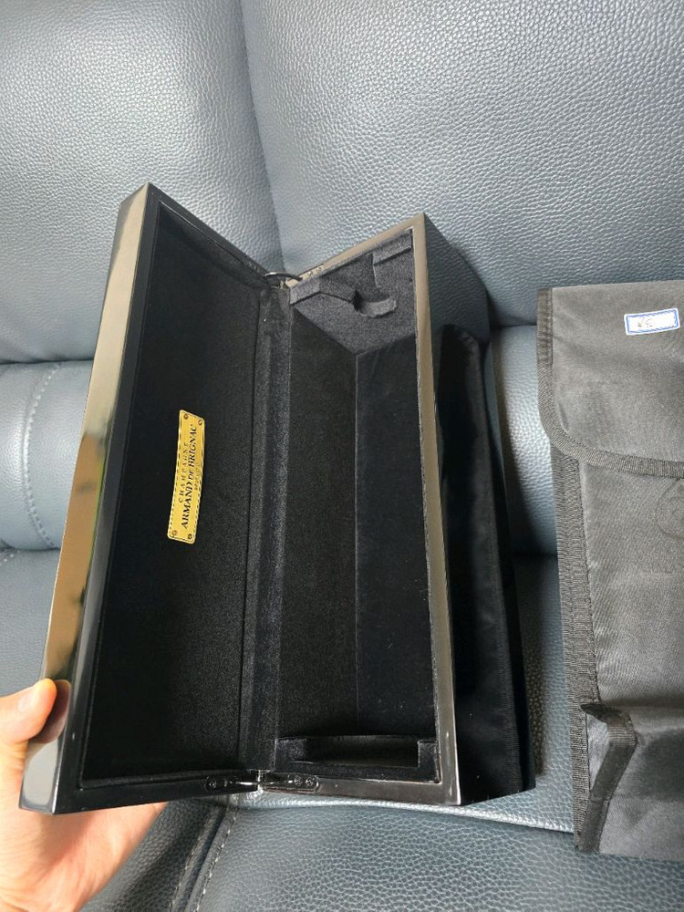 아르망디 골드케이스팝니다/아르망디.알망.케이스.블루투스 이미지