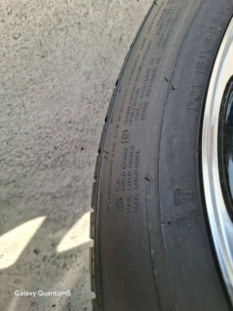 1957015 195/70R15 한국타이어 RA08 8P 신품 정품 팝니다 포터2앞타이어 이미지