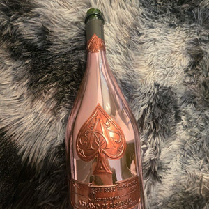 아르망디로제 공병팝니다/아르망디.알망골드.케이스.스피커 이미지