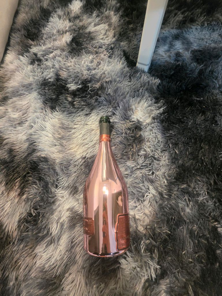 아르망디로제 공병팝니다/아르망디.알망골드.케이스.스피커 이미지