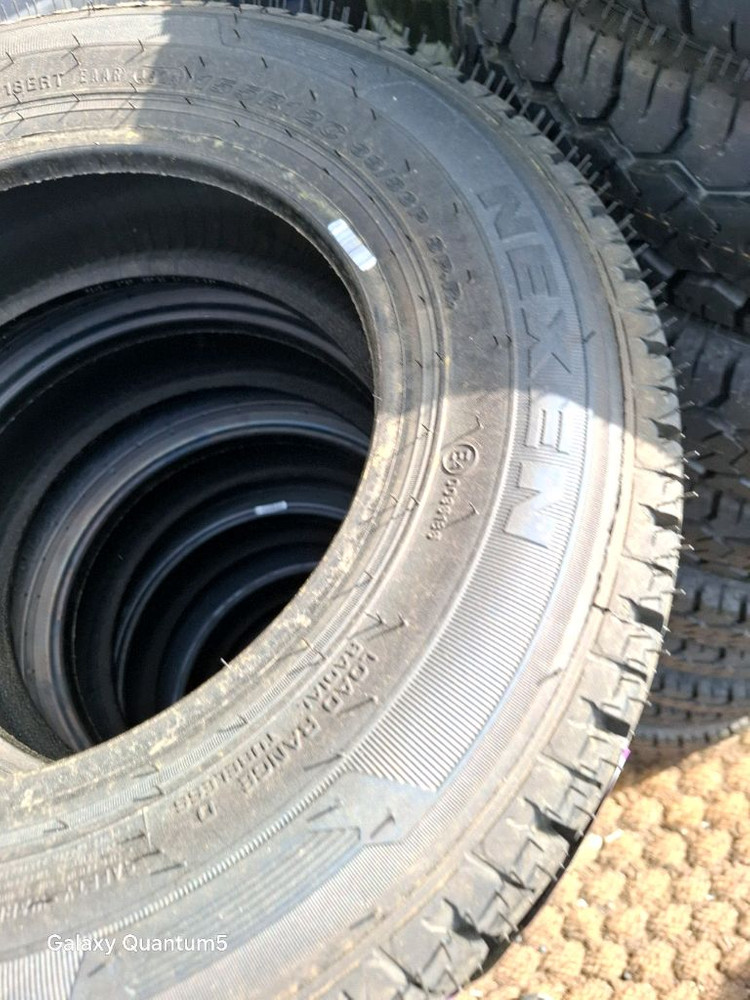 라보,다마스,포터2 155R12 15512 넥센CT8 이월 신품정품 싸게팝니다 이미지