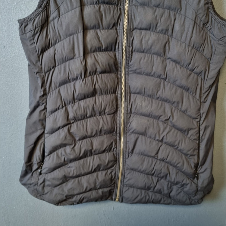 블랙야크 여성 다크그레이 패딩 조끼 90 메이커광 이미지