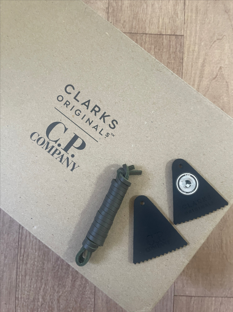 클락스 cp컴퍼니 50주년 콜라보 데저트 트랙 이미지